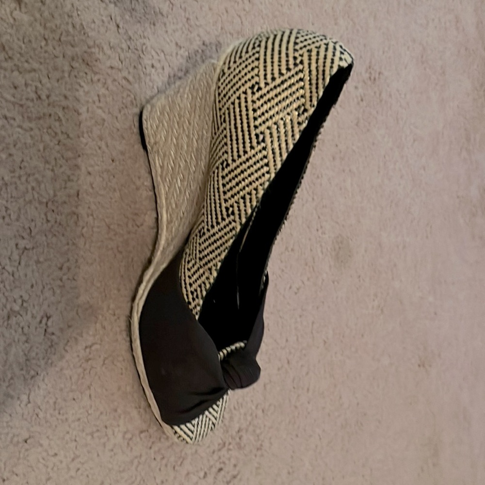 Kelly & Katie  Black Woven Peep Toe Espadrille Wedge Size 8.5